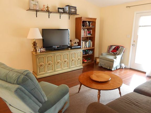 5th image of 136 Karlie Ct