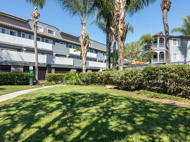 Emerald Ridge Apartments — Photo 51
