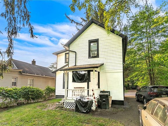 4th image of 386 E Voris St
