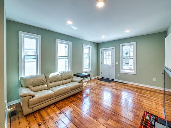 2nd image of 342 Calkins Ave SE