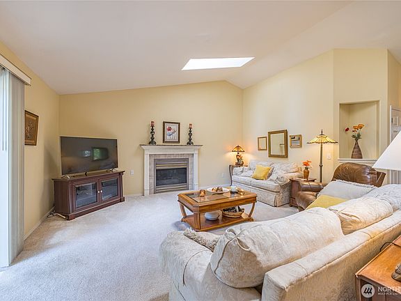 5th image of 205 Sunset Place