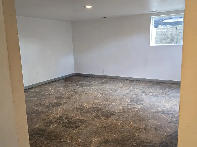 2933 S 9050 W — Photo 3