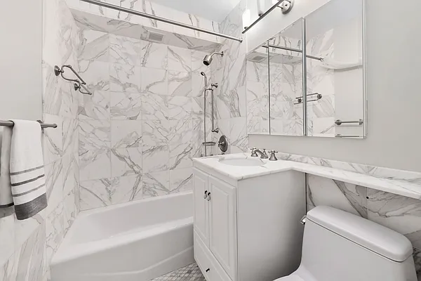 Rented by Compass | media 22