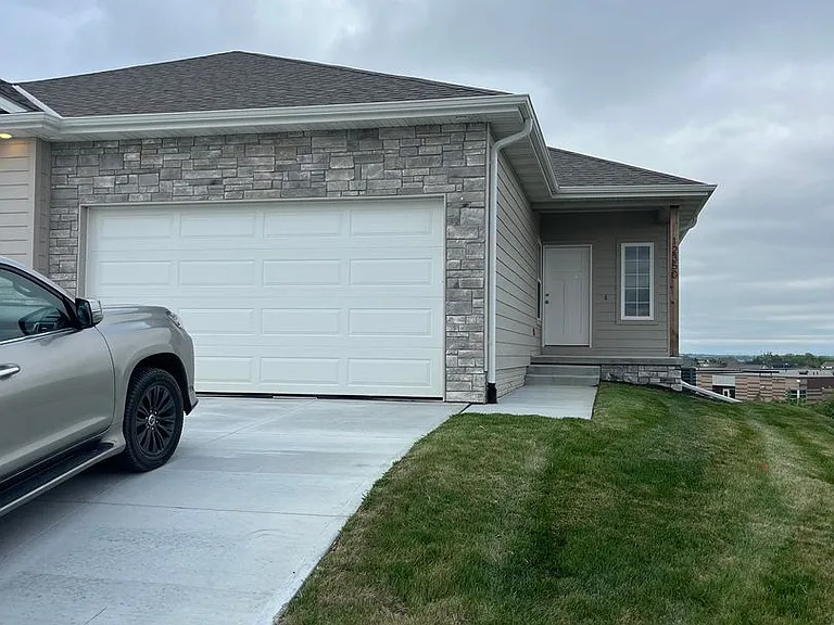 12354 Edgewater Dr — Photo 31