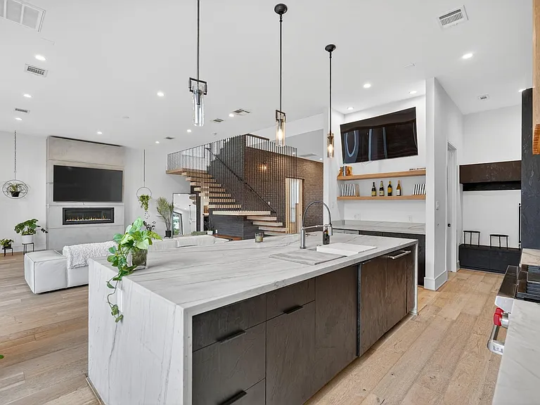 6143 Hurst St — Photo 14