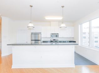 5 Main St #401, Edgewater, NJ 07020