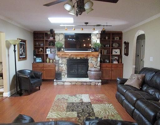 5th image of 1110 Del Norte Cres