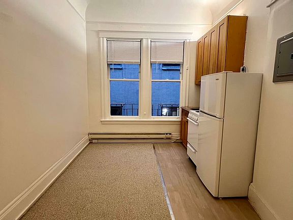 2nd image of 513 Bush St APT 26