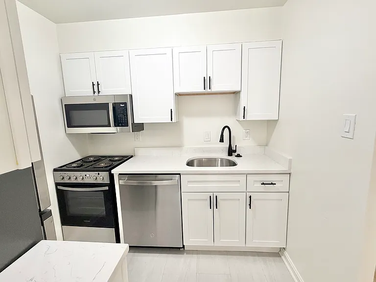 1811 Biltmore St NW #A — Photo 10
