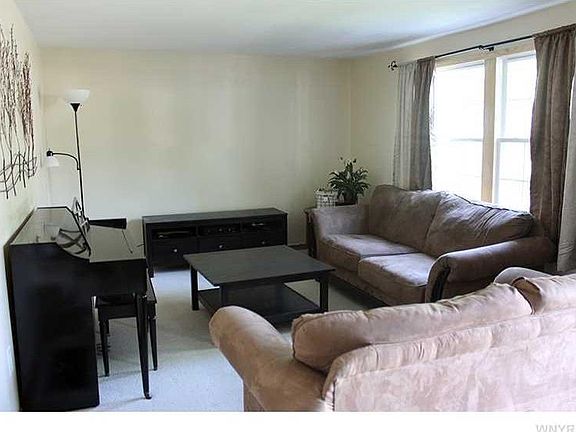 4th image of 129 Dalton Dr