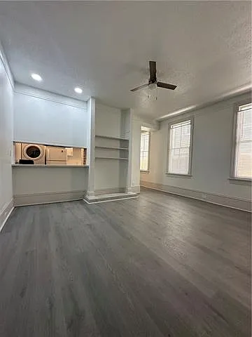 810 Broadway St — Photo 6