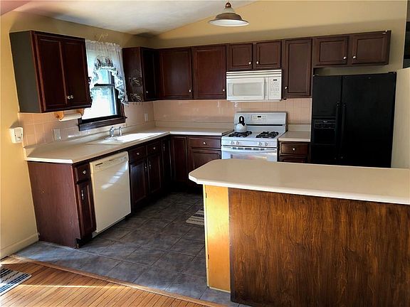 4th image of 1 Rowena Dr