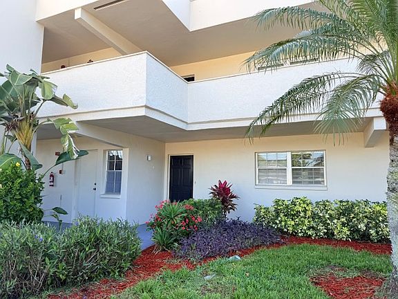 3rd image of 7351 W Country Club Dr N Unit 1-105