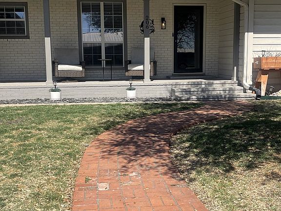 2nd image of 206 Bluebonnet Dr
