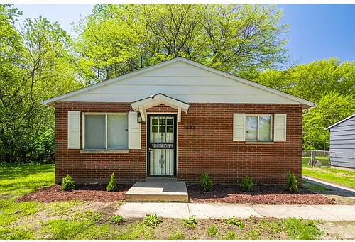 1088 Hobart St Photo 1