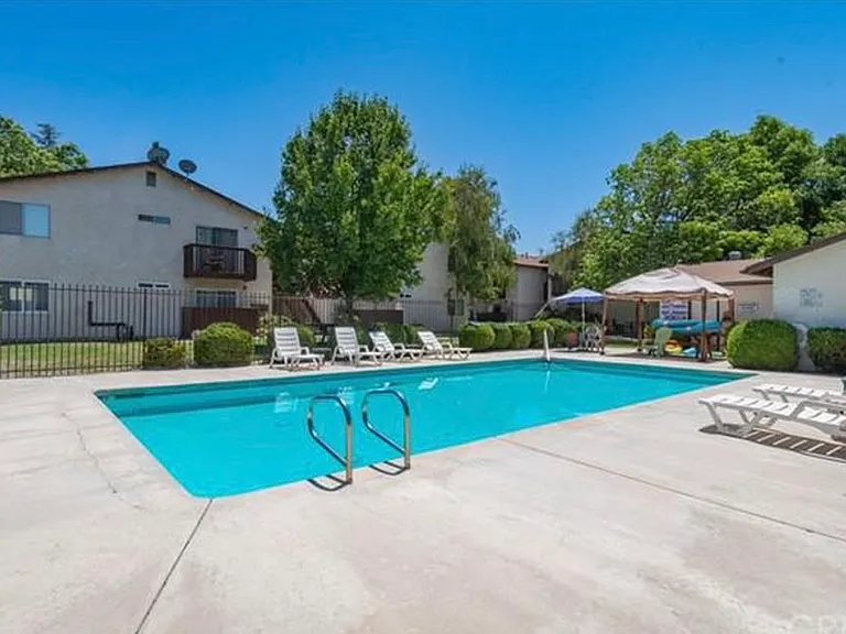 7464 Santa Ysabel Ave #E — Photo 6