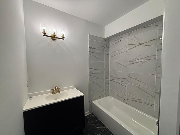 4th image of 1303 Buffalo St APT 2