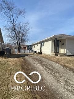 2nd image of 2454 Winfield Ave