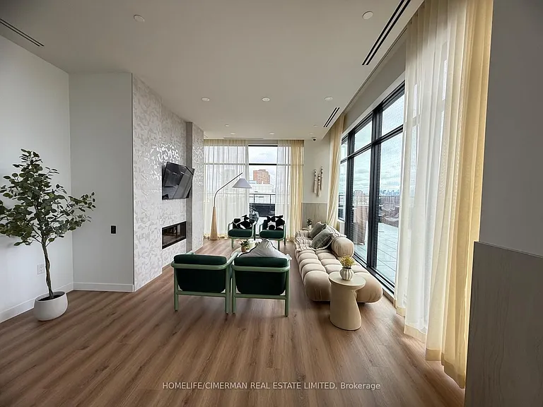 1660 Bloor St W #810 — Photo 27