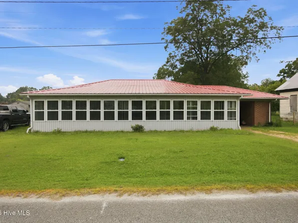 208 N West Avenue, Oak City, NC 27857
