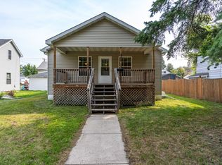 418 N 4th St, Grand Forks, ND 58203