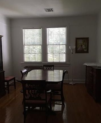3rd image of 90 Maryland Dr