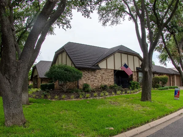 5601 Dye Dr, Arlington, TX 76013