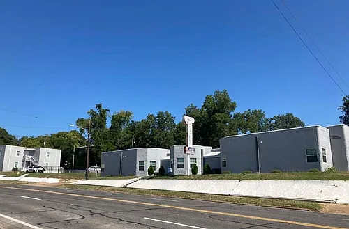 700 W Upshur Ave Photo 1