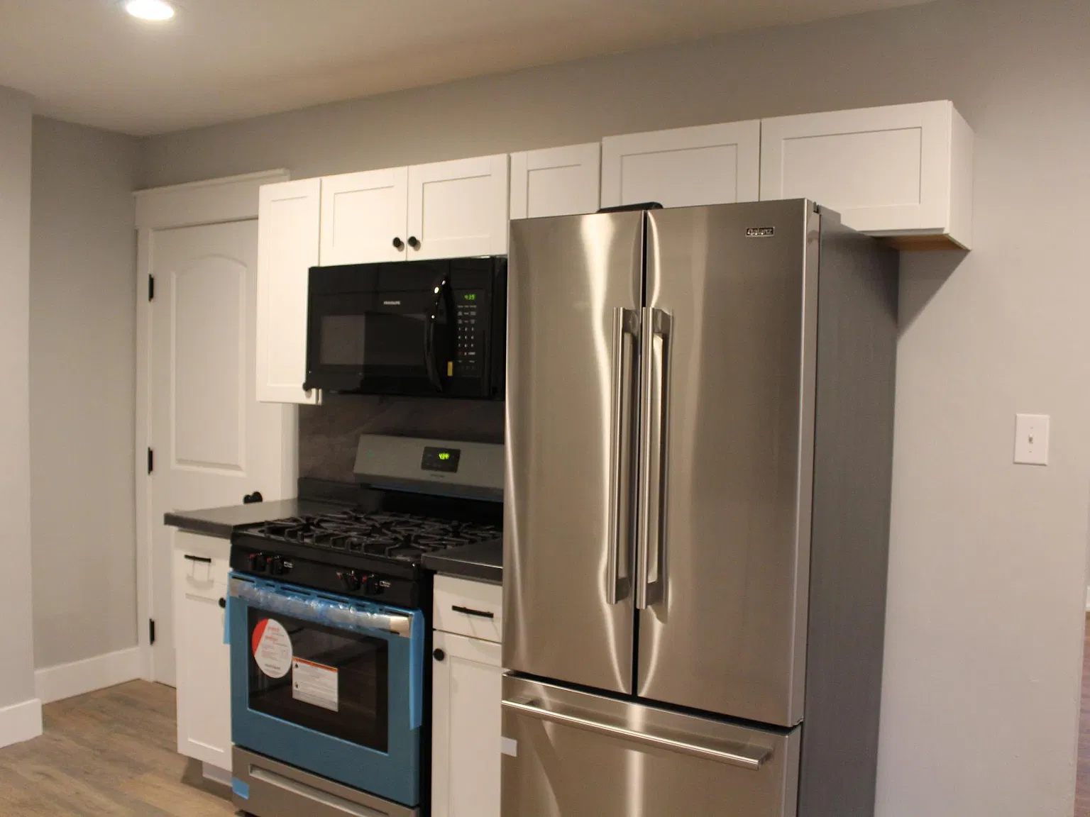 2 bed, 930 sqft, $1,400 — Photo 2