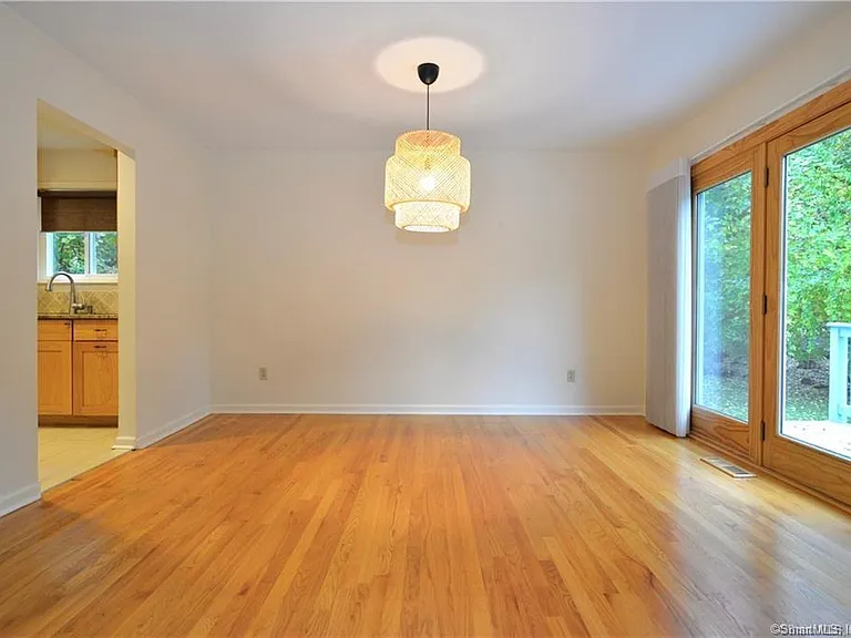 35 Homestead Rd — Photo 8