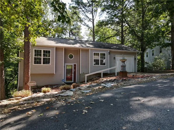 109 Jay Ln, Eureka Springs, AR 72632