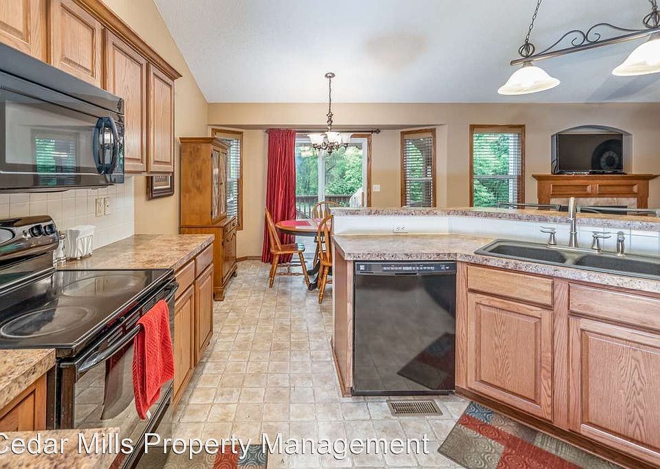 1st image of 521 E Minneha Ave