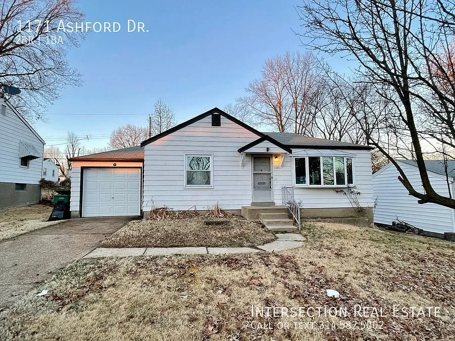 1171 Ashford Dr photo 1