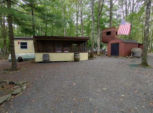 146 Clubhouse Dr, Shohola, PA 18458