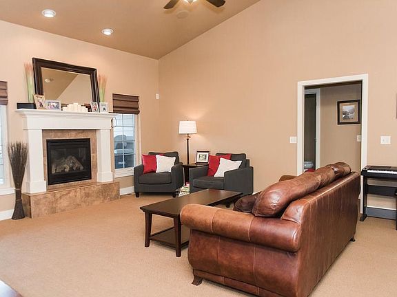 4th image of 3734 Parkhill Dr