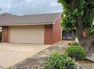 3520 Edgewater Dr, Enid, OK 73703