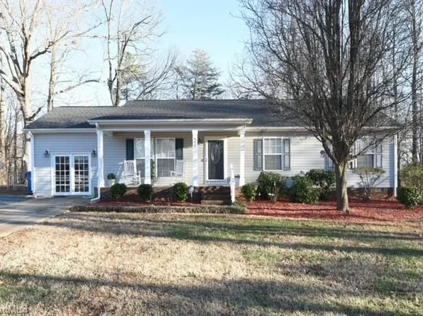 625 Logan Ln, Liberty, NC 27298