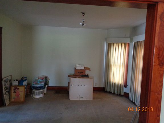 Additional view of dining room