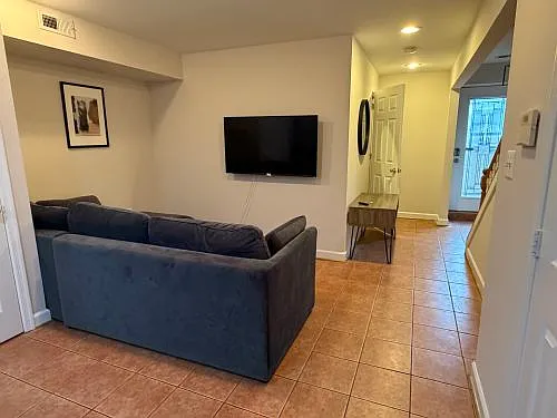 541 Florida Ave NW #B — Photo 2