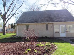 1622 S Triangle Ave, New Berlin, WI 53151