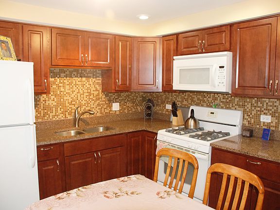 4th image of 10138 Hartford Ct