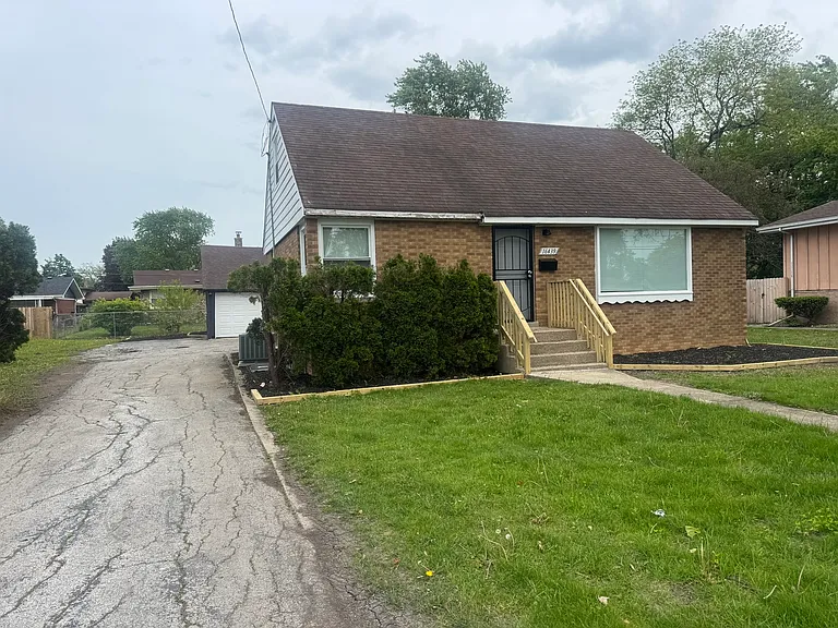 16439 Cottage Grove Ave — Photo 2