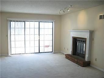 3rd image of 1163 Hampton Ln