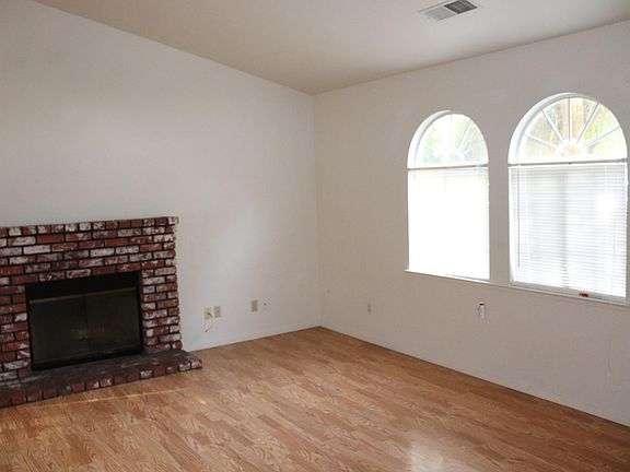 Living Rm with fireplace