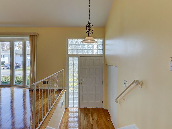 4th image of 288 Continental Dr