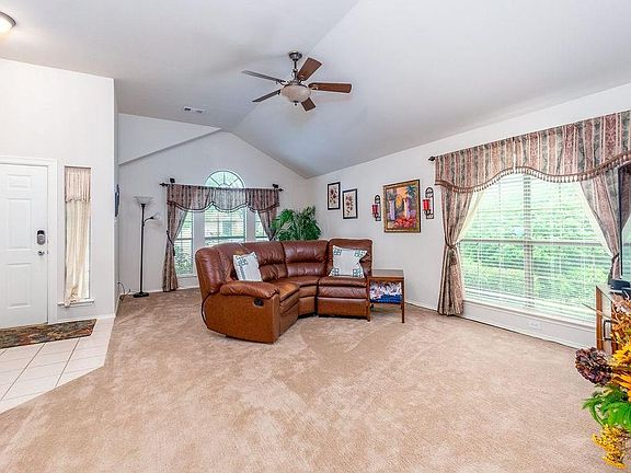 2nd image of 2848 Park Place Dr