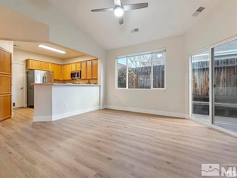 9725 Cattail Cir — Photo 6
