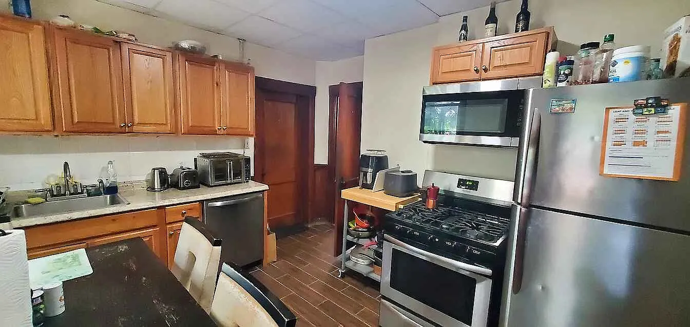3 bed, 1250 sqft, $1,150 — Photo 1