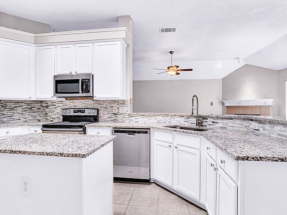 2nd image of 11121 Covey Ln