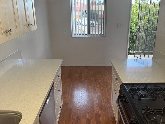 2nd image of 2059 San Diego Ave #2061